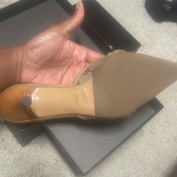 Gucci mules:classic supreme design with gold-toned accent, up to 3 1/2 inch heel - Picture 6 of 6